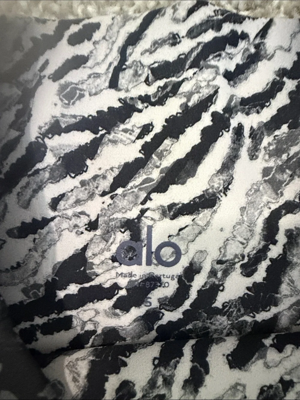 ALO Yoga Vapor High Waist Zebra Tiger Print Leggings Neon Rainbow Stripe